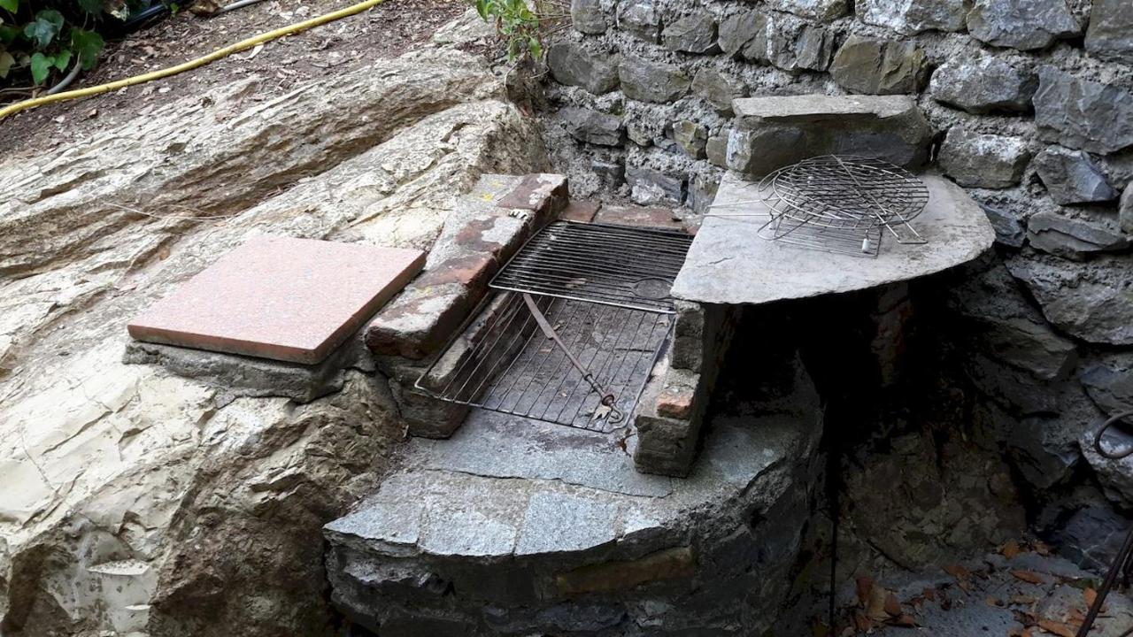 Deliziosa Casetta Con Dehor E Giardino Immersa Nel Verde Ligure Imperia Luaran gambar